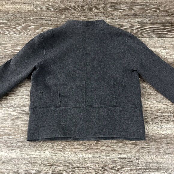 EUC Lululemon City Bound Turtleneck Heathered Black Gray Size 6 Spacer‎ Pullover - Picture 8 of 15